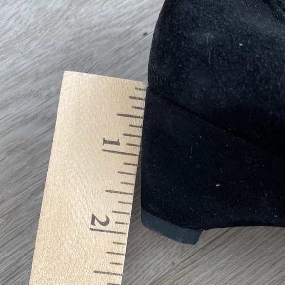 Stuart Weitzman Suede Bow Accent Pumps - Picture 11 of 16